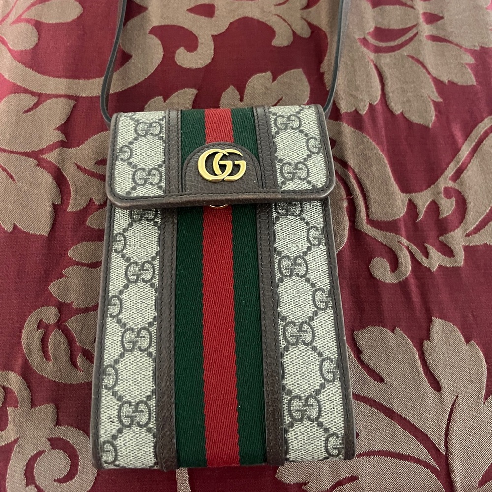 Mini crossbody Gucci bag. Great condition.
